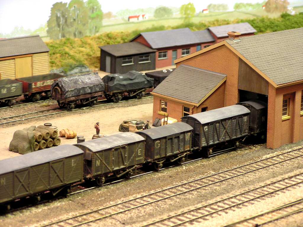 Free Model Railway Steam, Diesel &amp; Electric train set Photographic 