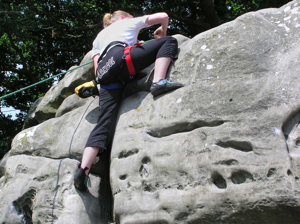 Rockclimbing free photographic wallpaper - Rock 
climbing on Southern England sandstone rocks 